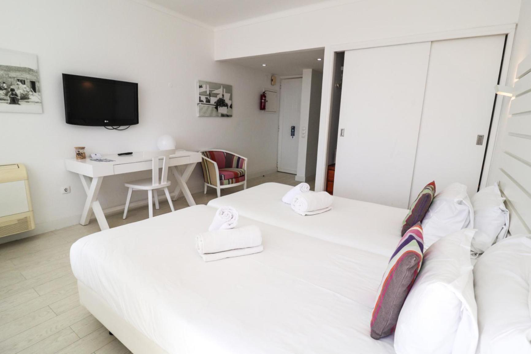 Studio with Sea View,1631546845:JPEG
