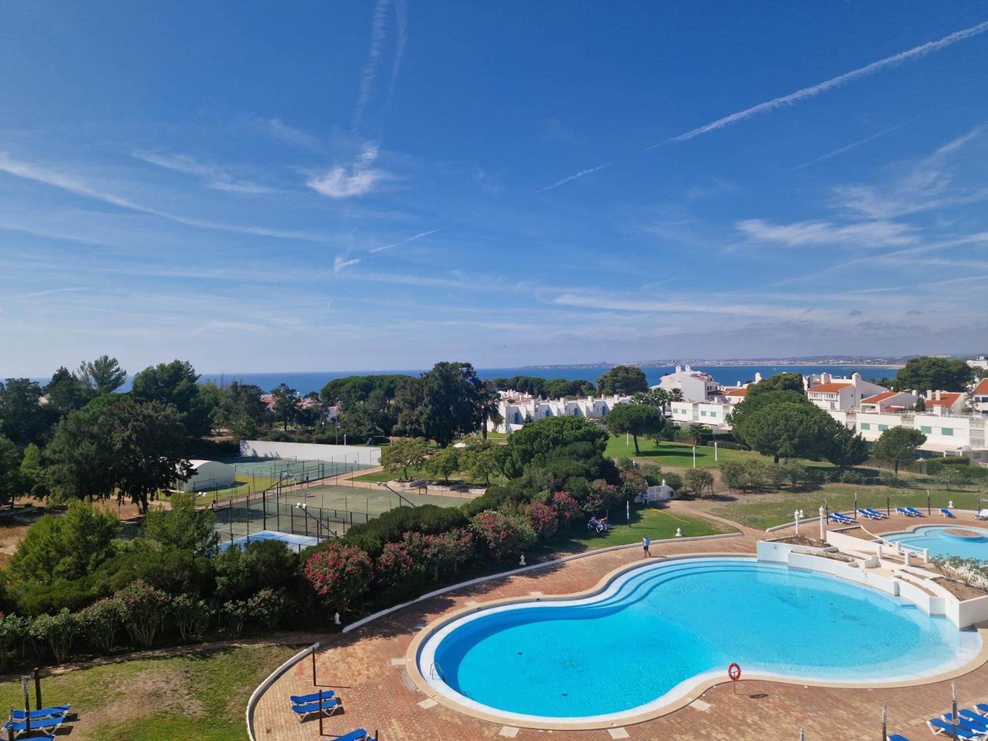 Master One-Bedroom Apartment with Sea View,1710585922:JPEG